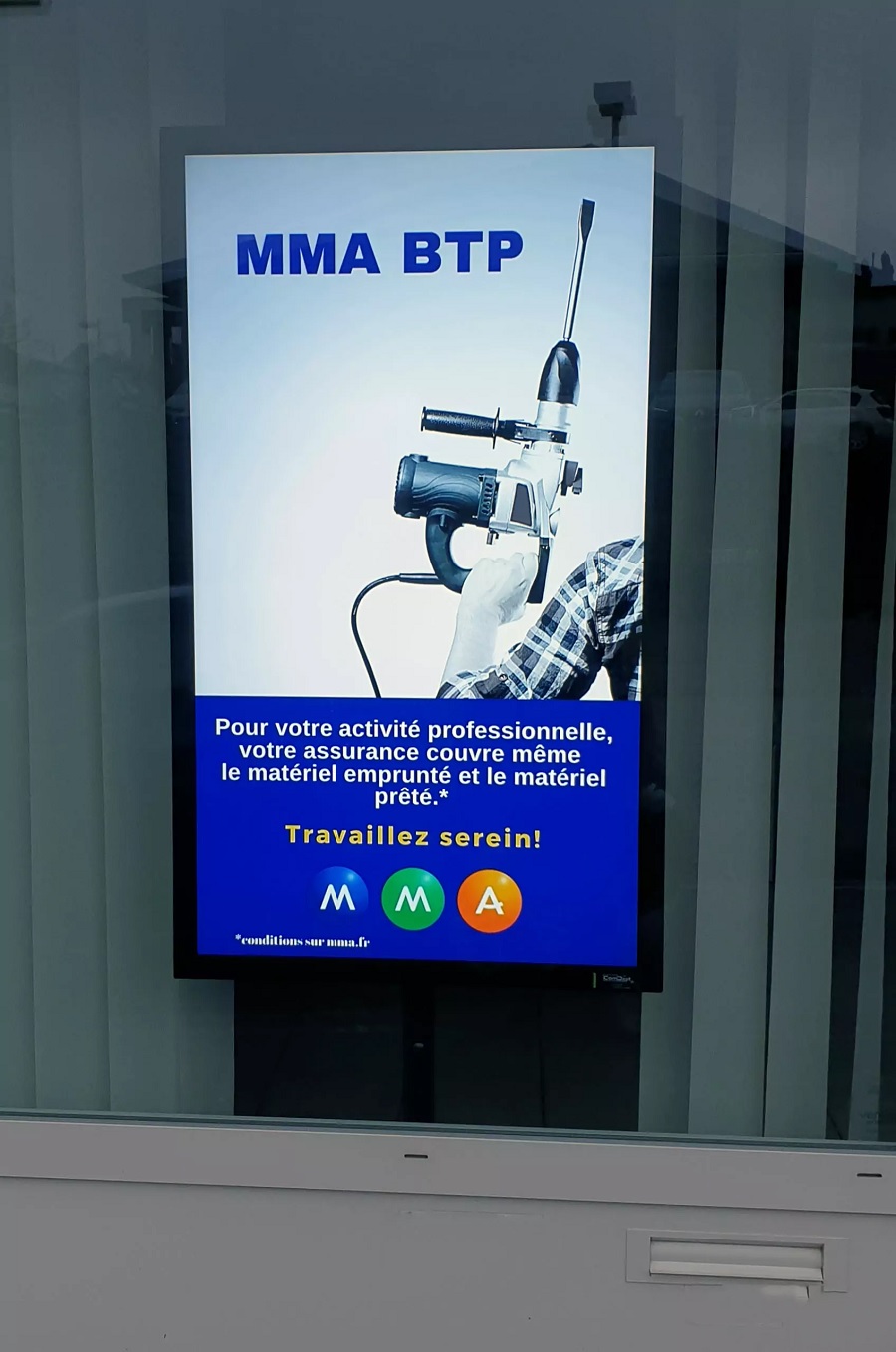 Vitrine digitale Full HD - De 49'' à 75 '' - 4 Go Ram - 64218515-546361315.jpg