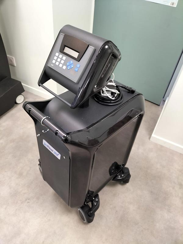 Appareil anti-âge JetPeel 3V JTP333VBK230 d'occasion - 74572884-511862325.jpg