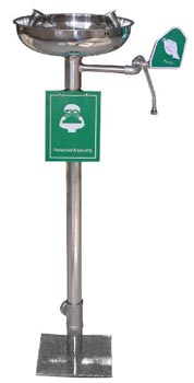 Douche oculaire avec piedestal. 79531541-722697368.jpg