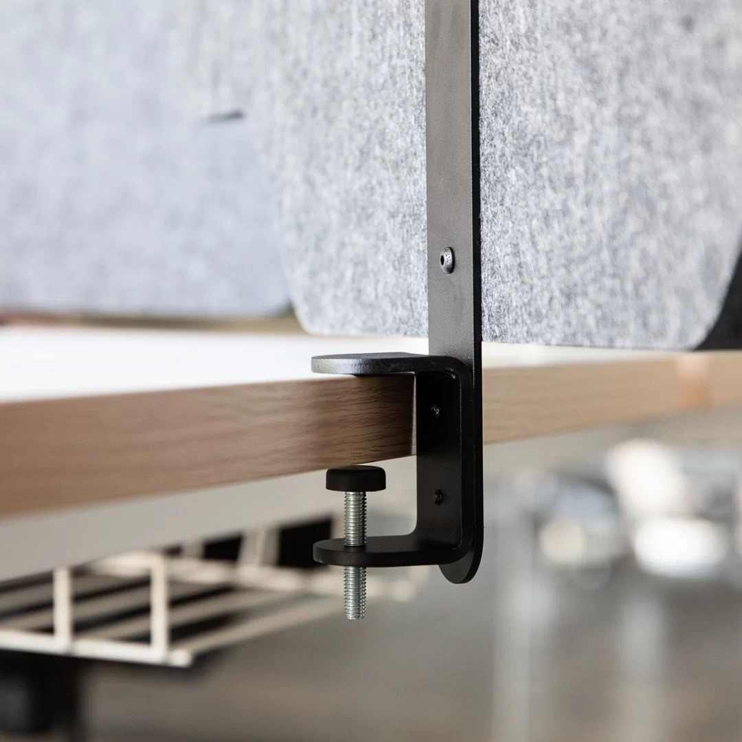 Séparateur de bureau acoustique - Épaisseur 24 mm - Coefficient d’absorption : αw = 0,95 (classe A) - Fixation par pince ou pose sur pieds  - 82991325-643926445.jpg