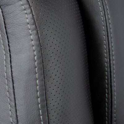 Coutures blanches façon sellier-micro perforation façon sport