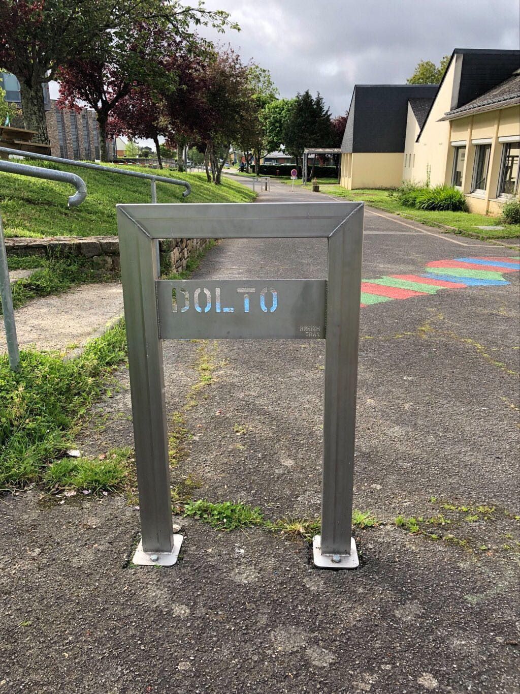 Support vélo en acier inoxydable personnalisable - 95279247-119523634.jpg