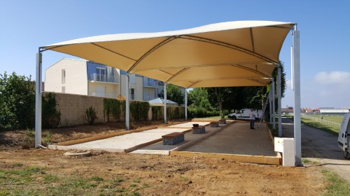 Abri terrain de sport sur mesure   - 97279314-596697565.jpg