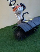 Brosseuse pour gazon