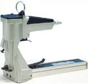 Agrafeuse à pédale