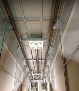 Ascenseur hydraulique avec cuvette pour installation bâtiment existant