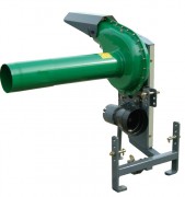 Aspirateur broyeur tracté