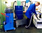 Aspirateur pour travaux de nettoyage