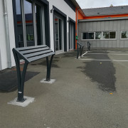 Assis debout en acier galvanisé