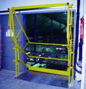 Barrière écluse pour palettes