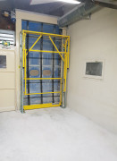 Barrière écluse coulissante verticalement type C4