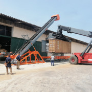 Basculeur conteneur maritime 20 pieds