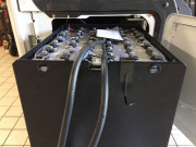 Batterie plomb ouvert chariot élévateur - Connexions vissées et coffre étanche