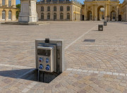 Borne d'alimentation électrique escamotable