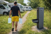 Borne de distribution d'eau pour camping - En acier inox - 2 robinets