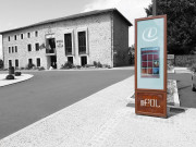 Borne interactive extérieure 32"