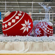 Boule de Noël géante pour magasin