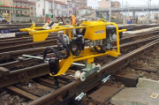 Boulonneuse hydraulique pour maintenance de rails