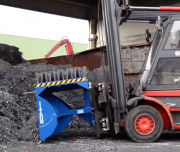 Brosse hydride avec godet pour chariot élévateur