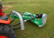Broyeur d'accotement pour tracteur