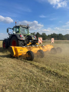 Broyeur repliable destiné aux travaux intensifs