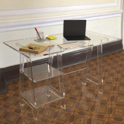 Bureau transparent en Plexiglas - H.74.5 m - L.120 cm x l.60 cm