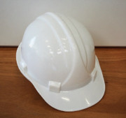 Casque en polyéthylène