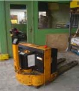 Chariot à moteur élévateur Omg