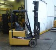 Chariot élévateur Caterpillar 2000 Kg