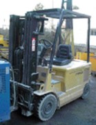 Chariot élévateur électrique pour produits finis