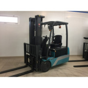 Chariot élévateur électrique frontal 1500 kg