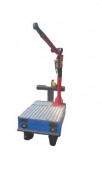 Chariot motorisé avec potence de levage - Hauteur 2,40 m - Charges jusqu’à 80 kg