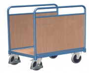 Chariot avec ridelles