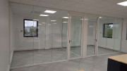 Cloison amovible vitrée toute hauteur sur mesure