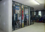 Cloison grillagée pour stockage