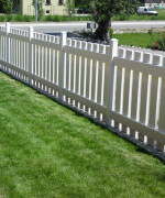 Clôture PVC à montage vertical