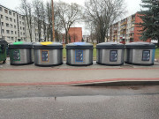 Conteneurs à déchets semi-enterrés  