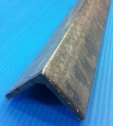 Cornière en acier galvanisé