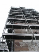 Echafaudage façadier fixe - Acier ou en aluminium - Charge par poteau : 3000 daN/2100 daN