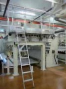 Echelle et plate-forme sur équipement de production - Tôle d’aluminium à damier