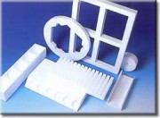 Emballage en polystyrène avec découpe spéciale