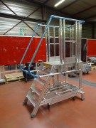 Escabeau d'accès pour simulateur de vol - Charge maximum admissible : 350 kg - En aluminium