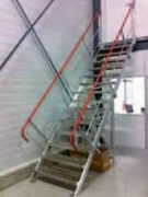 Escalier droit avec main courante anodisée rouge - Aluminium - Marches de 80, 180, 230, 261 ou 316