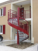 Escaliers hélicoïdaux - Préfabriqués et prêts à être installés, ils s’adaptent à toutes les structures et à tous les types d’environnement