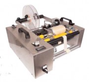 ?tiqueteuse semi-automatique adhésive - Cadence 800 à 1300 étiquettes/h