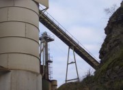 Etude et réalisation de convoyeur à bande transporteuse