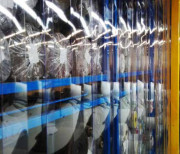 Fermetures flexibles à lanières