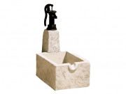 Fontaine de jardin avec pompe manuelle