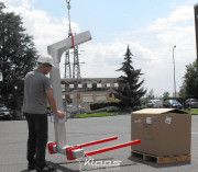 Fourche à palettes réglable pour grue et camion grue - Capacité : jusqu’à 1500 kg - Ecartement des bras : 750 mm