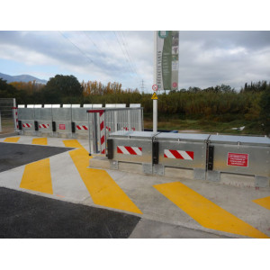 Garde corps (bavette rabattable) pour déchetteries 